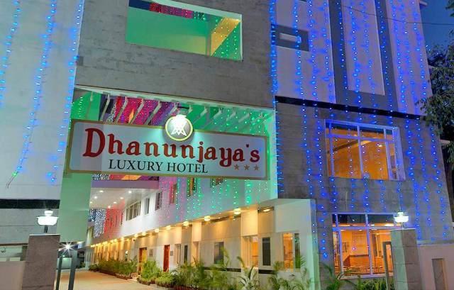 Dhanunjayas Luxury Hotel Hosūr Eksteriør billede